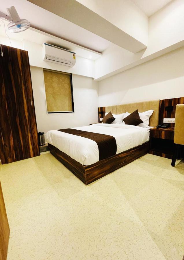 Hotel Hilton Suites Mumbai Exteriör bild