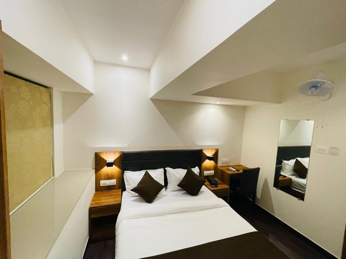 Hotel Hilton Suites Mumbai Exteriör bild
